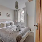Apartment The Old Auction Lot 2 With Private Parking Whitby
