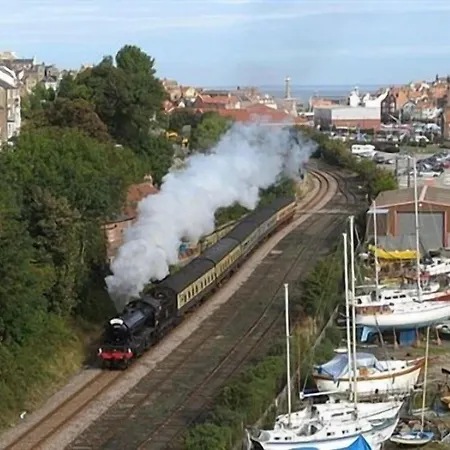 Lägenhet The Old Auction Lot 2 With Private Parking Whitby