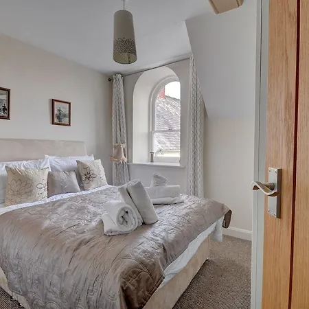 Daire The Old Auction Lot 2 With Private Parking Whitby